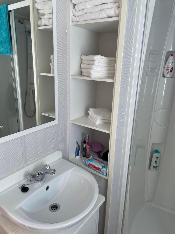 Parkdean Static Caravan On Cherry Tree Holiday Park Great Yarmouth Exterior photo